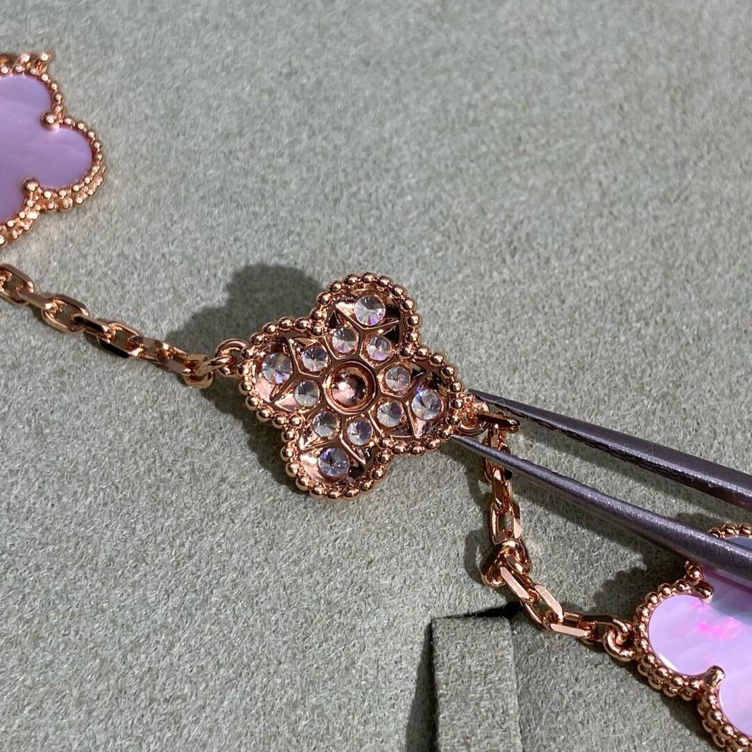 [Cadisa]CLOVER 10 MOTIFS DIAMOND PINK MOP NECKLACE