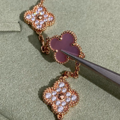 [Cadisa]CLOVER 10 MOTIFS DIAMOND PINK MOP NECKLACE