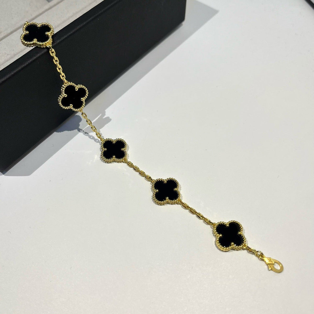 [Cadisa] CLOVER 5 MOTIF ONYXS BRACELET COLLECTION