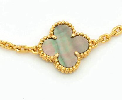 [Cadisa] CLOVER 5 MOTIF GRAY MOP BRACELET COLLECTION