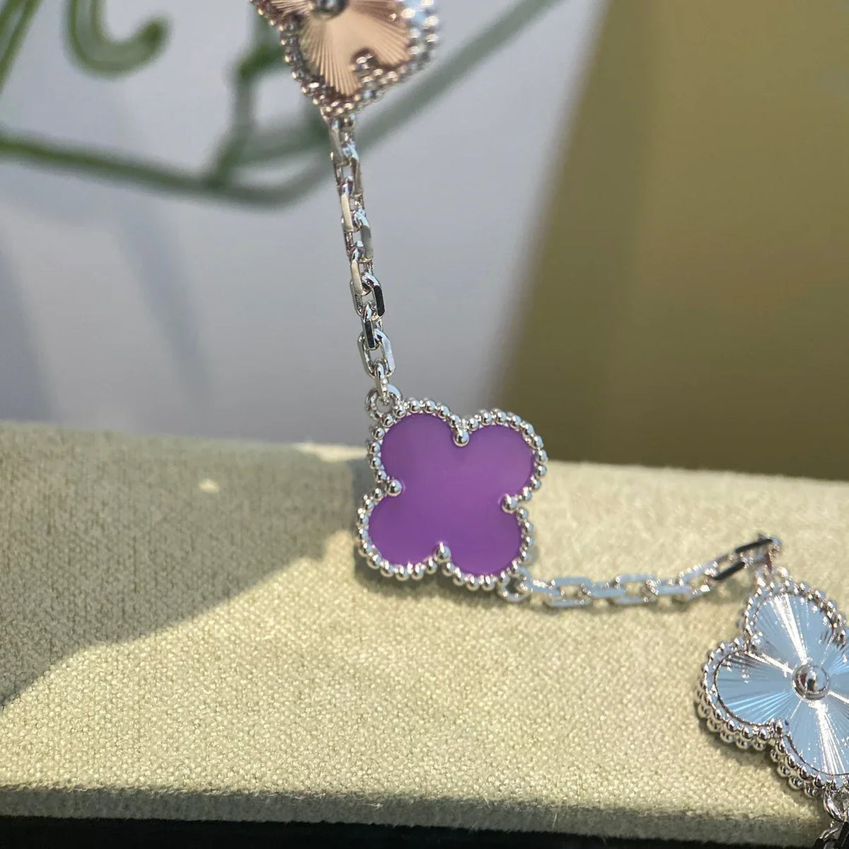 [Cadisa] CLOVER 5 MOTIF VIOLET BRACELET COLLECTION
