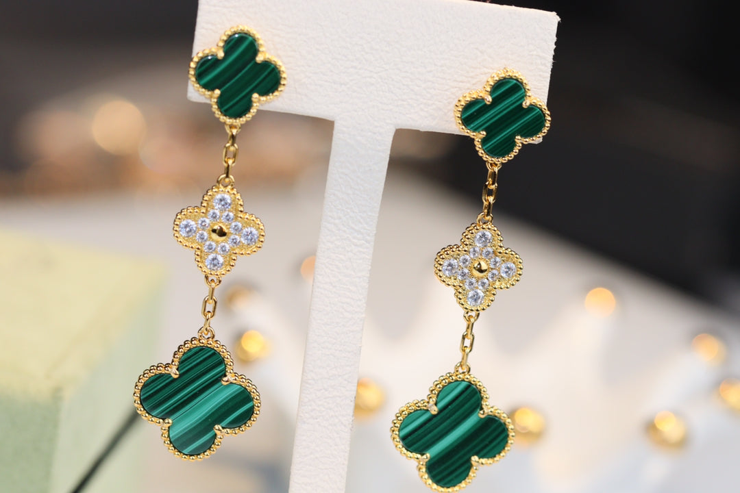 [Cadisa]CLOVER EARRINGS GOLD MALACHITE DIAMOND 3 MOTIF