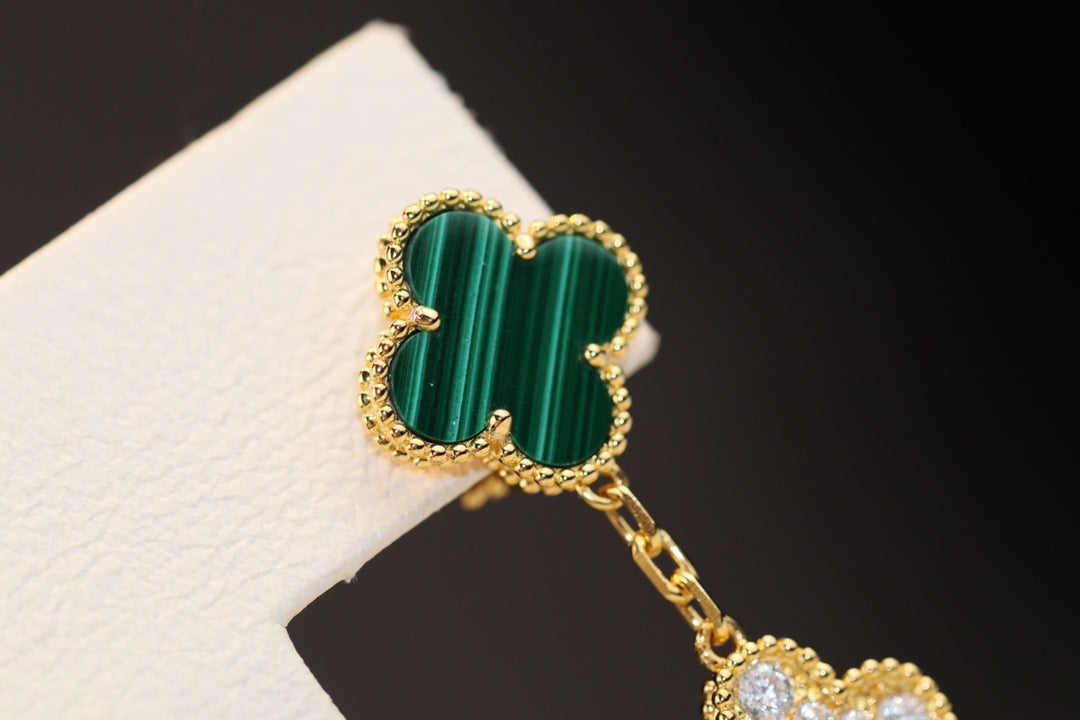 [Cadisa]CLOVER EARRINGS GOLD MALACHITE DIAMOND 3 MOTIF