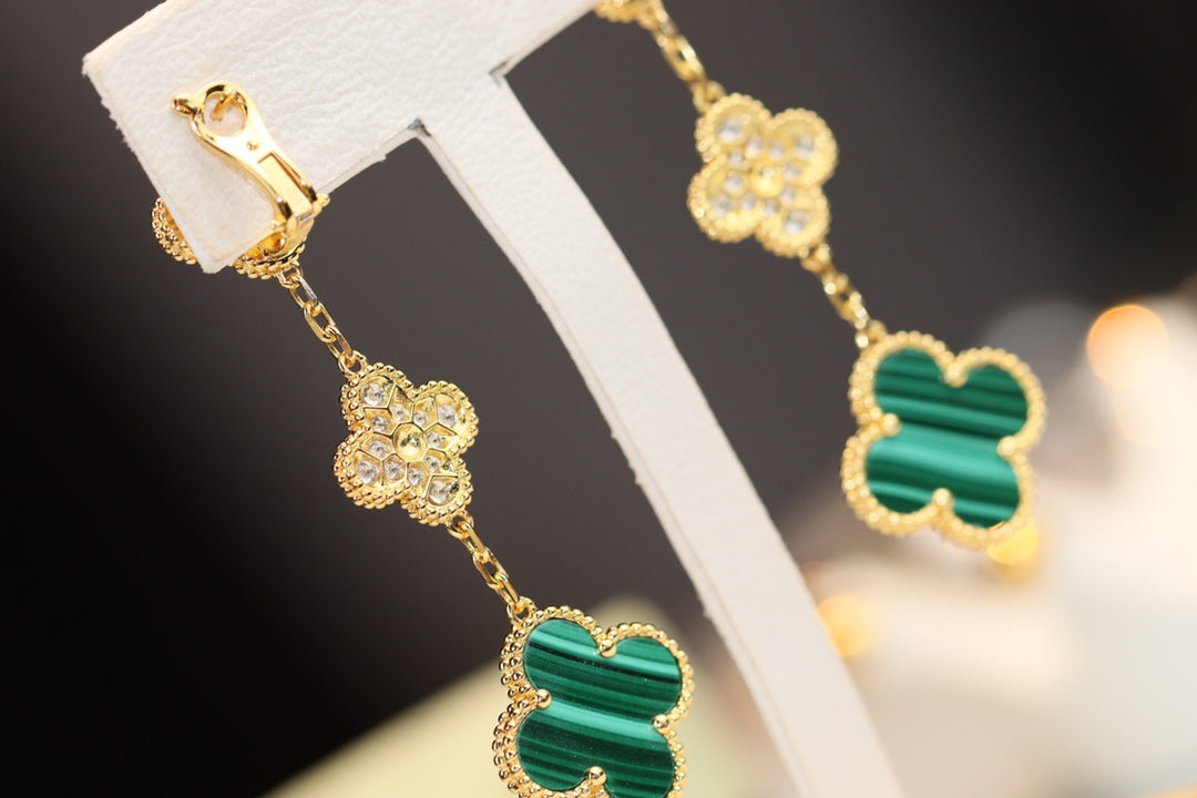 [Cadisa]CLOVER EARRINGS GOLD MALACHITE DIAMOND 3 MOTIF