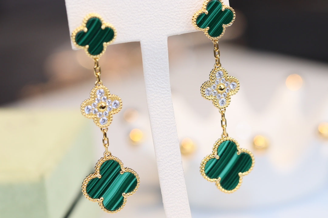 [Cadisa]CLOVER EARRINGS GOLD MALACHITE DIAMOND 3 MOTIF