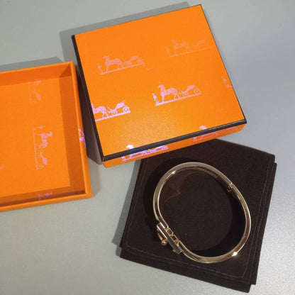 [Cadisa]H CLOUD BLUE BRACELET