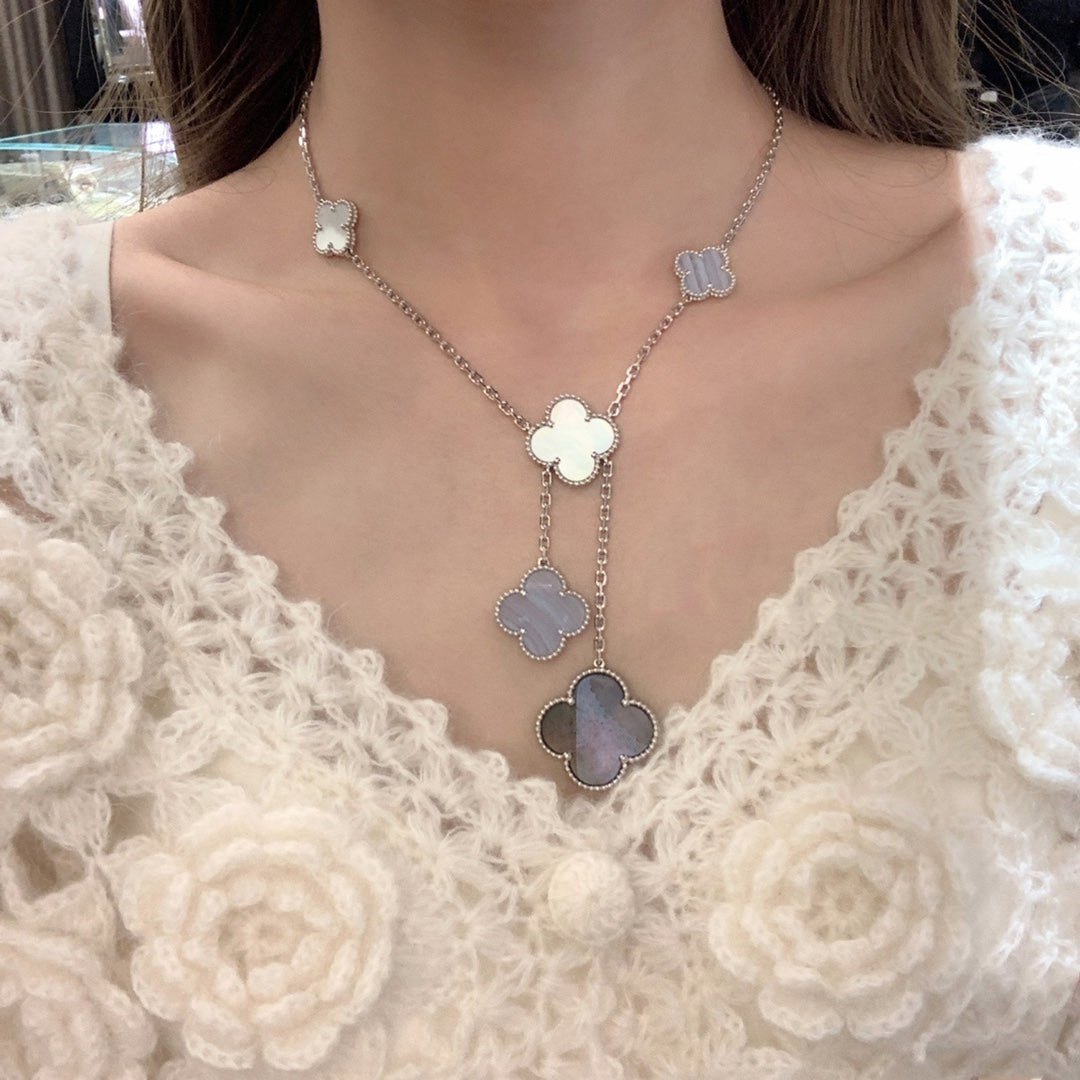[Cadisa]CLOVER MOP CHALCEDONY NECKLACE SILVER 6 MOTIF