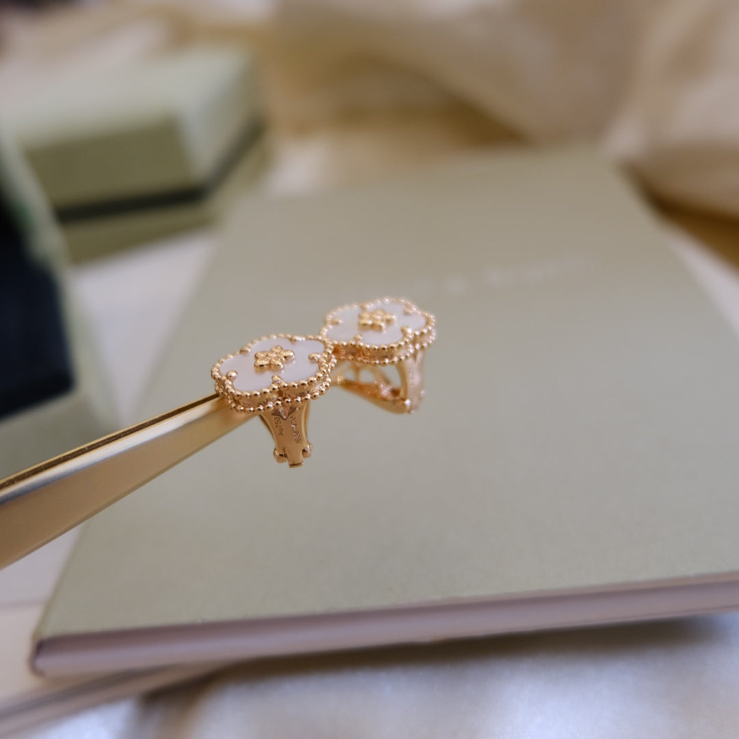 [Cadisa]LUCKY PINK GOLD WHITE MOP EARRINGS