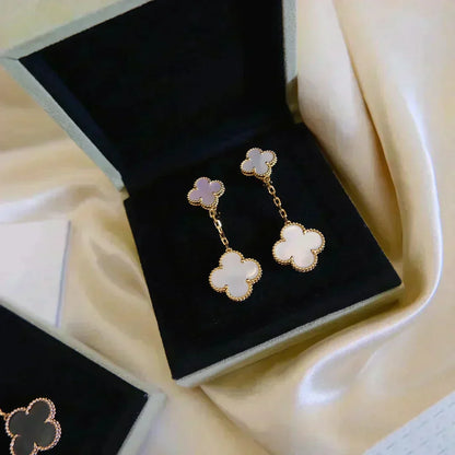 [Cadisa]CLOVER 2 MOTIF WHITE MOP EARRINGS