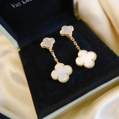 [Cadisa]CLOVER 2 MOTIF WHITE MOP EARRINGS