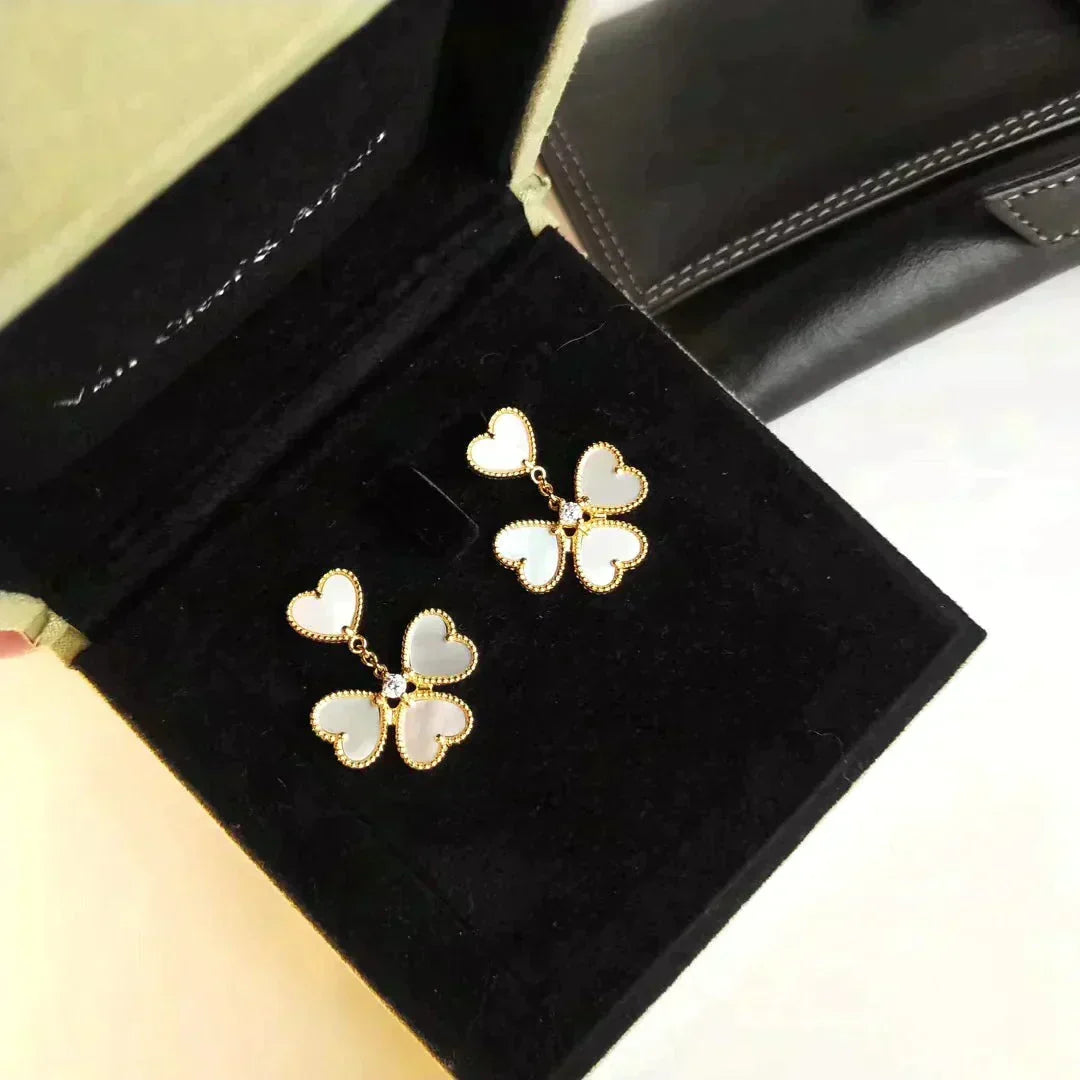 [Cadisa]CLOVER SWEET WHITE MOP EARRINGS