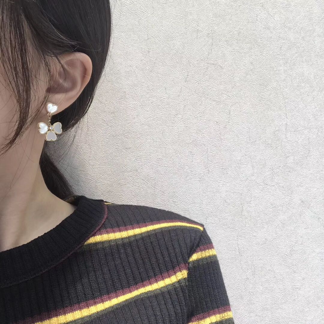 [Cadisa]CLOVER SWEET WHITE MOP EARRINGS