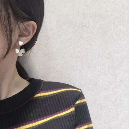 [Cadisa]CLOVER SWEET WHITE MOP EARRINGS