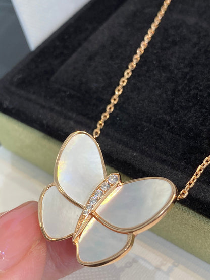 [Cadisa]BUTTERFLY GOLD MOP DIAMOND NECKLACE
