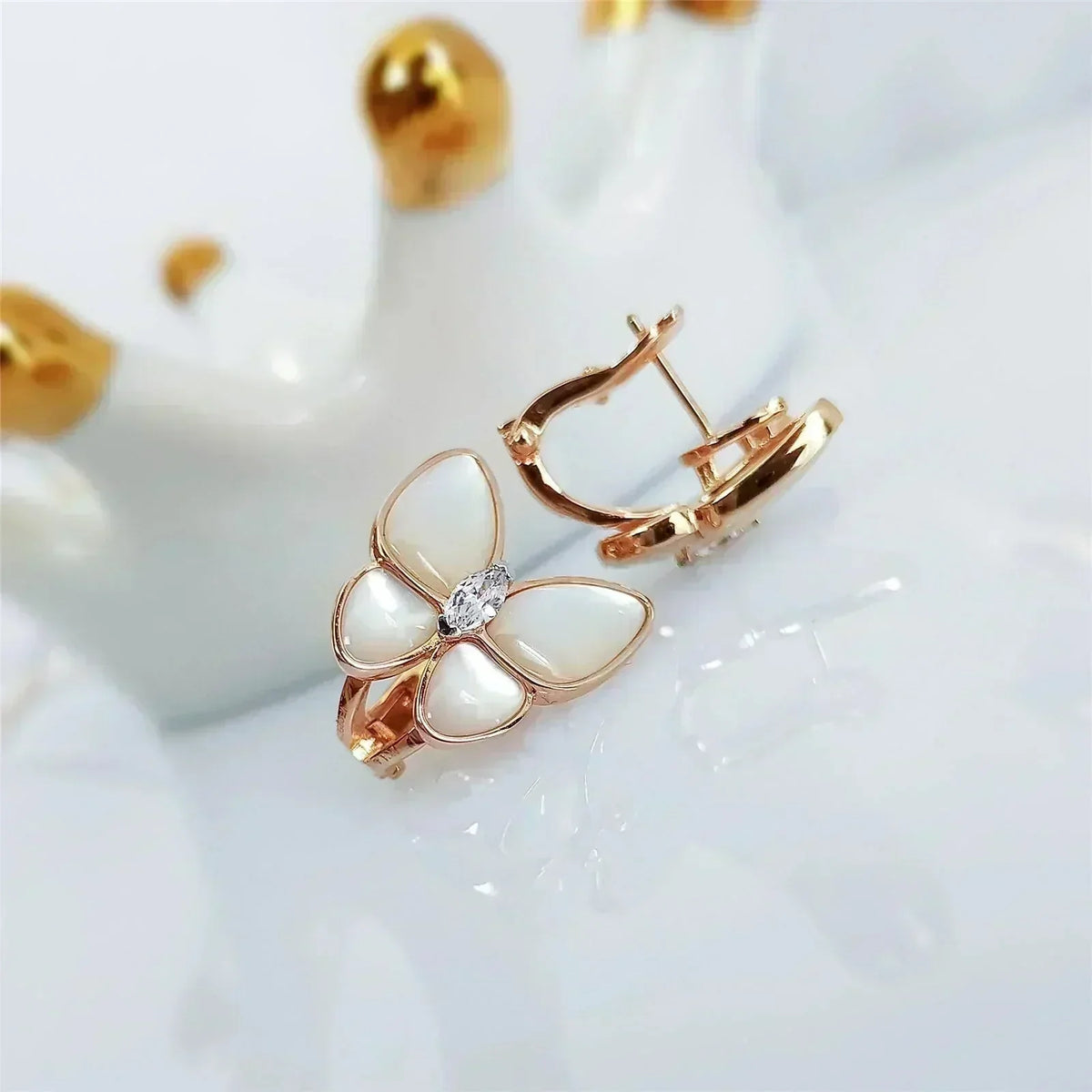 [Cadisa]BUTTERFLY MOP DIAMOND EARRINGS