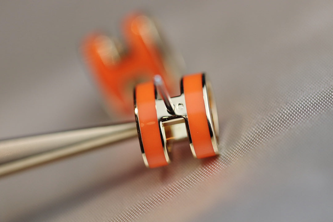 [Cadisa]MINI POP H EARRINGS ORANGE