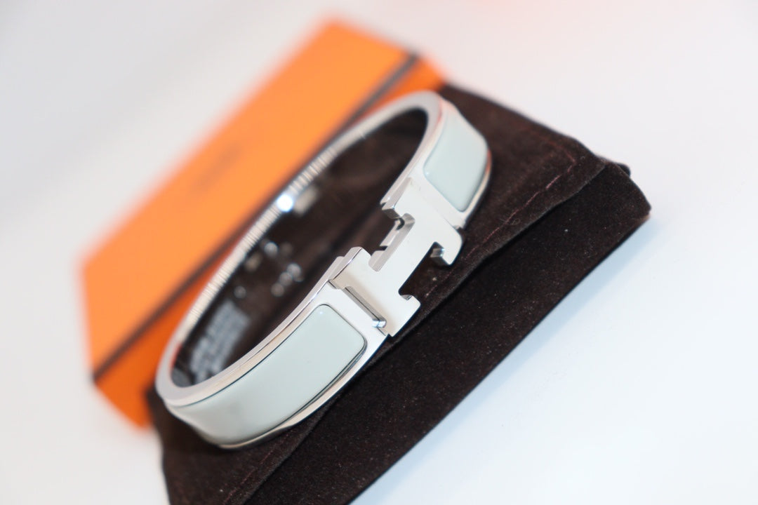 [Cadisa]H LIGHT BLUE BRACELET
