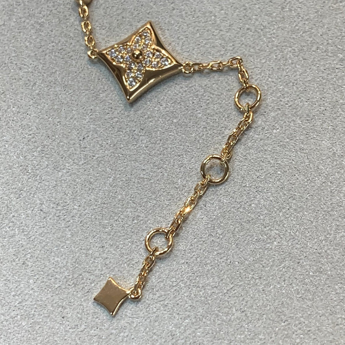 [Cadisa]STAR AND SUN 4 MOTIFS GOLD DIAMONDS BRACELET