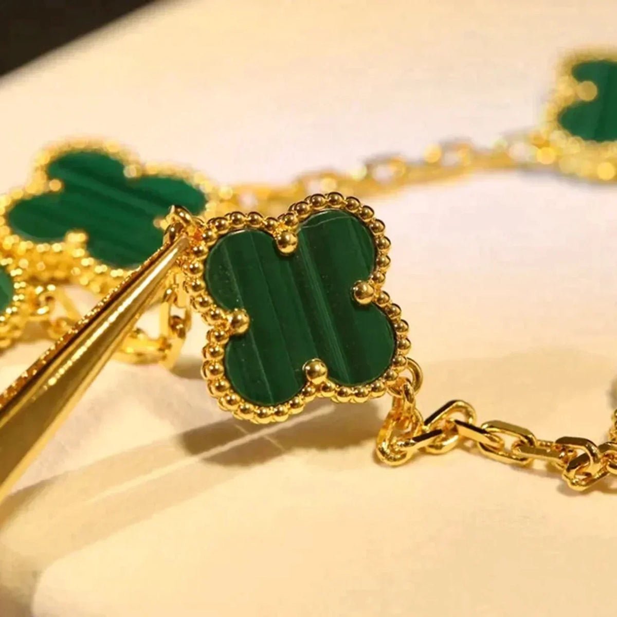 [Cadisa] CLOVER 5 MOTIF MALACHITE BRACELET COLLECTION