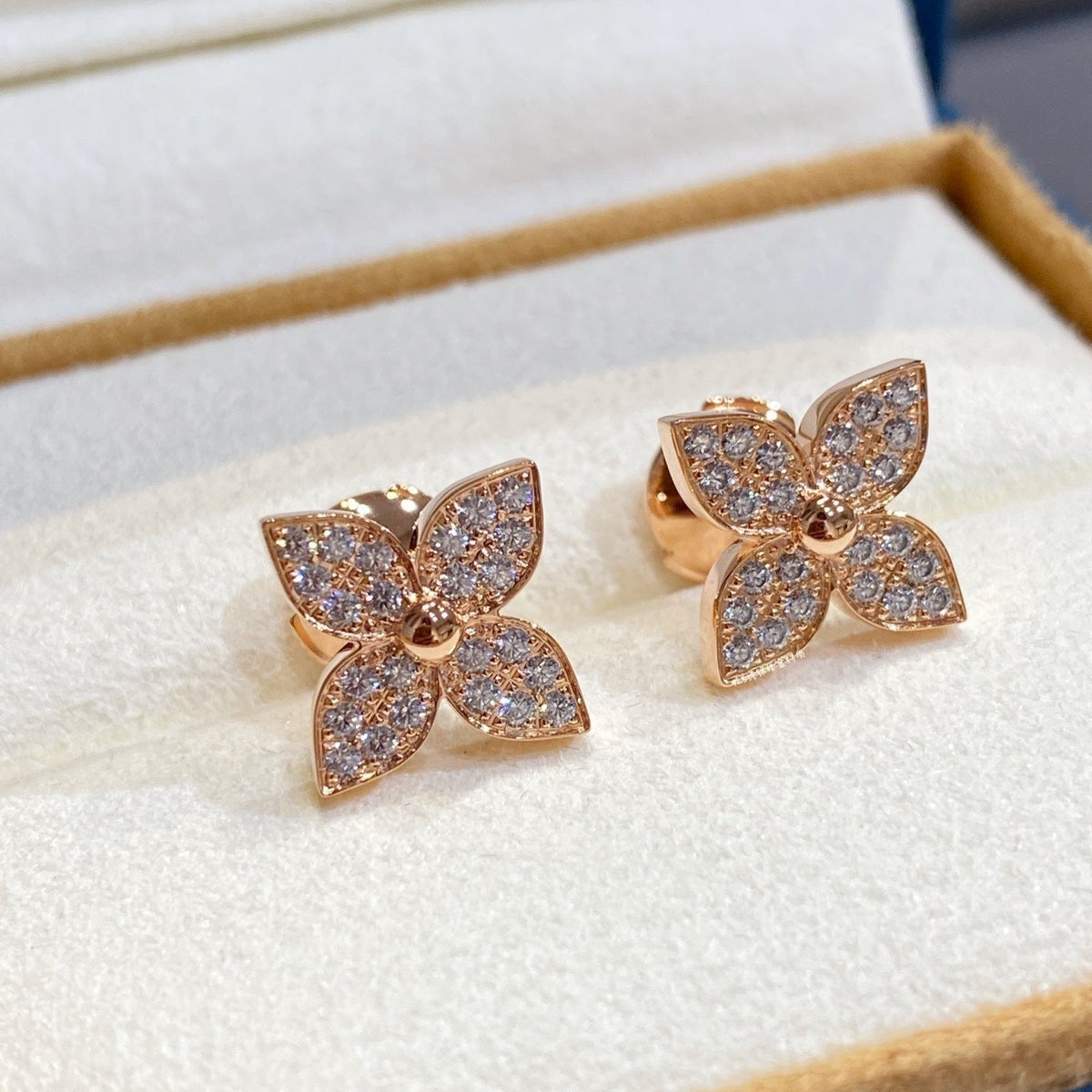 [Cadisa]STAR DIAMOND EARRINGS