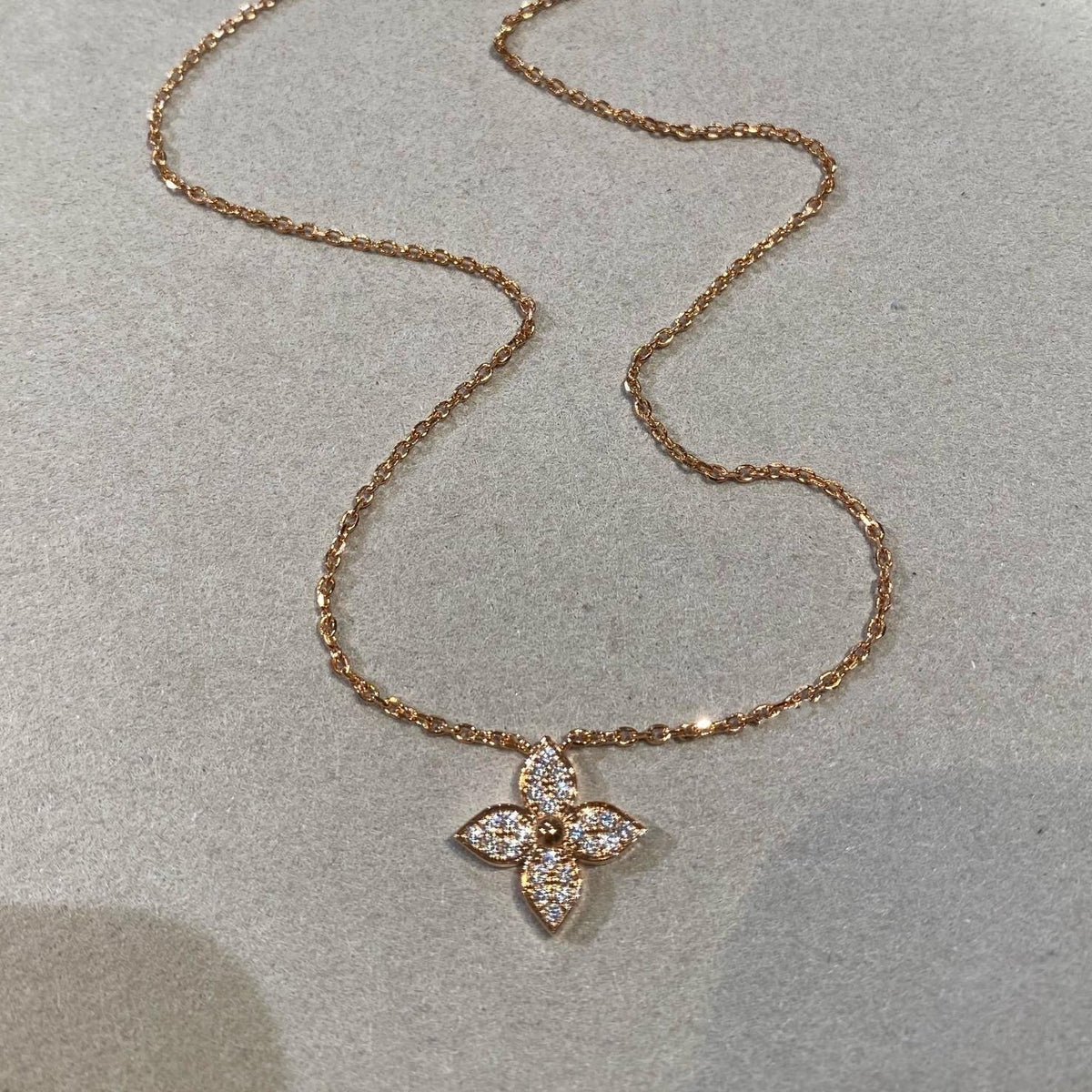 [Cadisa]STAR DIAMOND NECKALCE