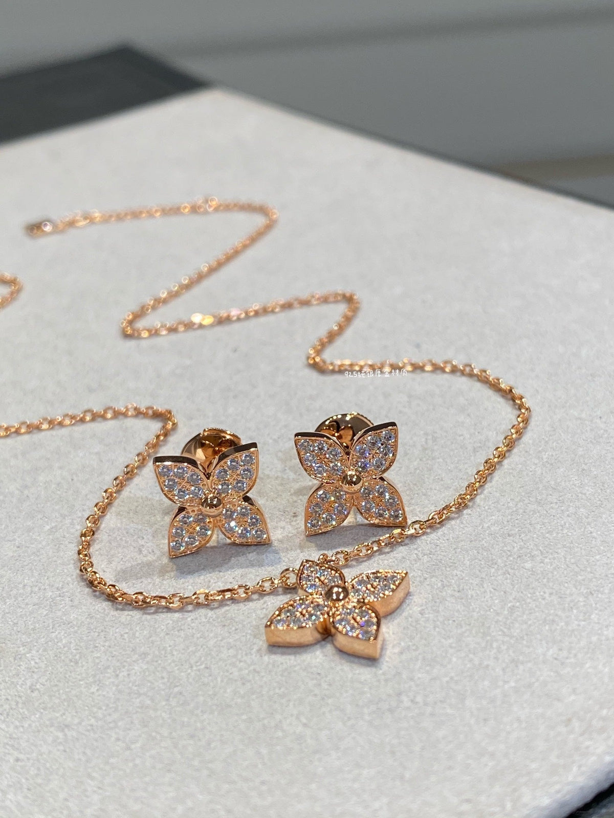 [Cadisa]STAR DIAMOND NECKALCE