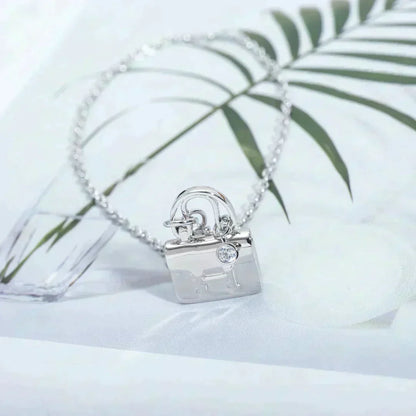 [Cadisa]AMULETTE PEDANT SILVER NECKLACE