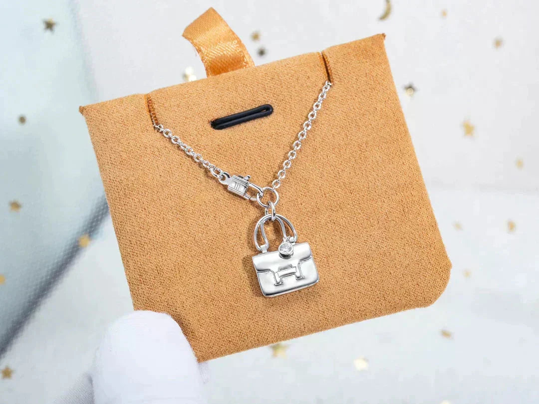 [Cadisa]AMULETTE PEDANT SILVER NECKLACE