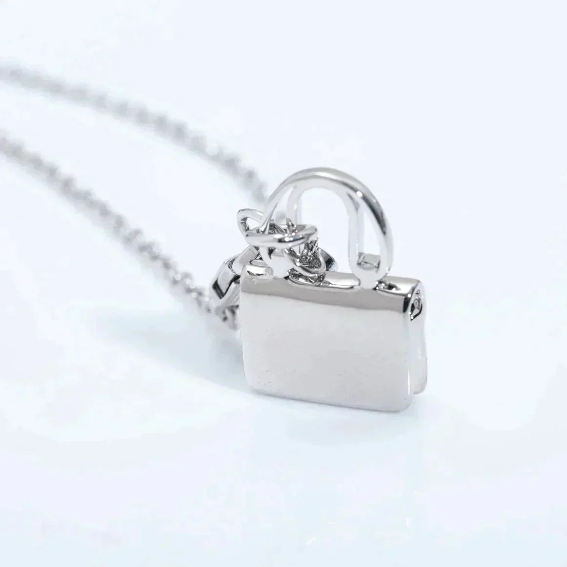 [Cadisa]AMULETTE PEDANT SILVER NECKLACE