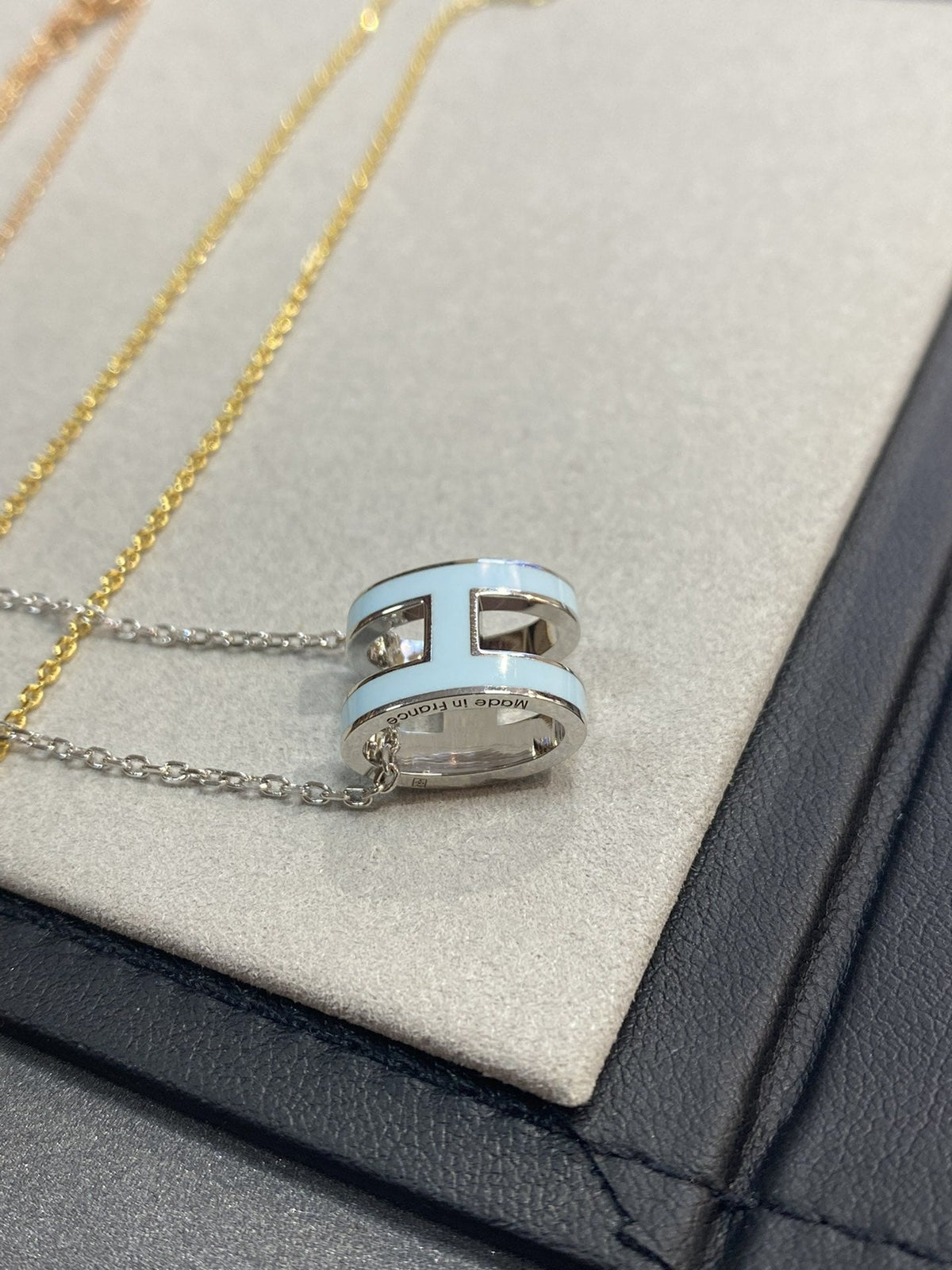 [Cadisa]POP H LIGHT BLUE NECKLACE