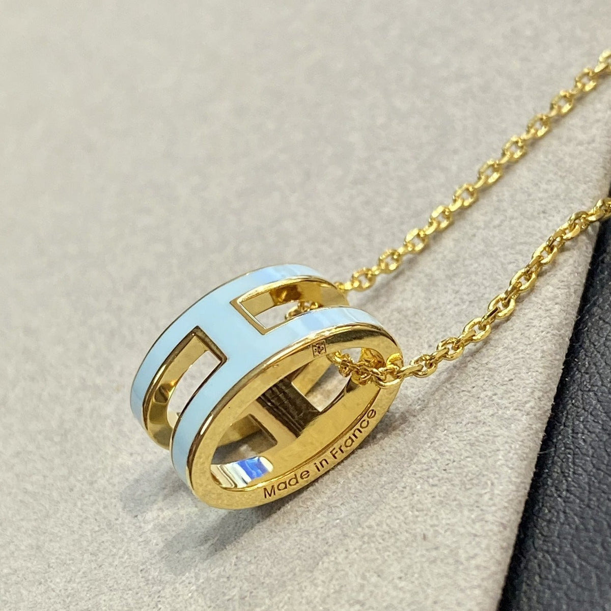 [Cadisa]POP H LIGHT BLUE NECKLACE