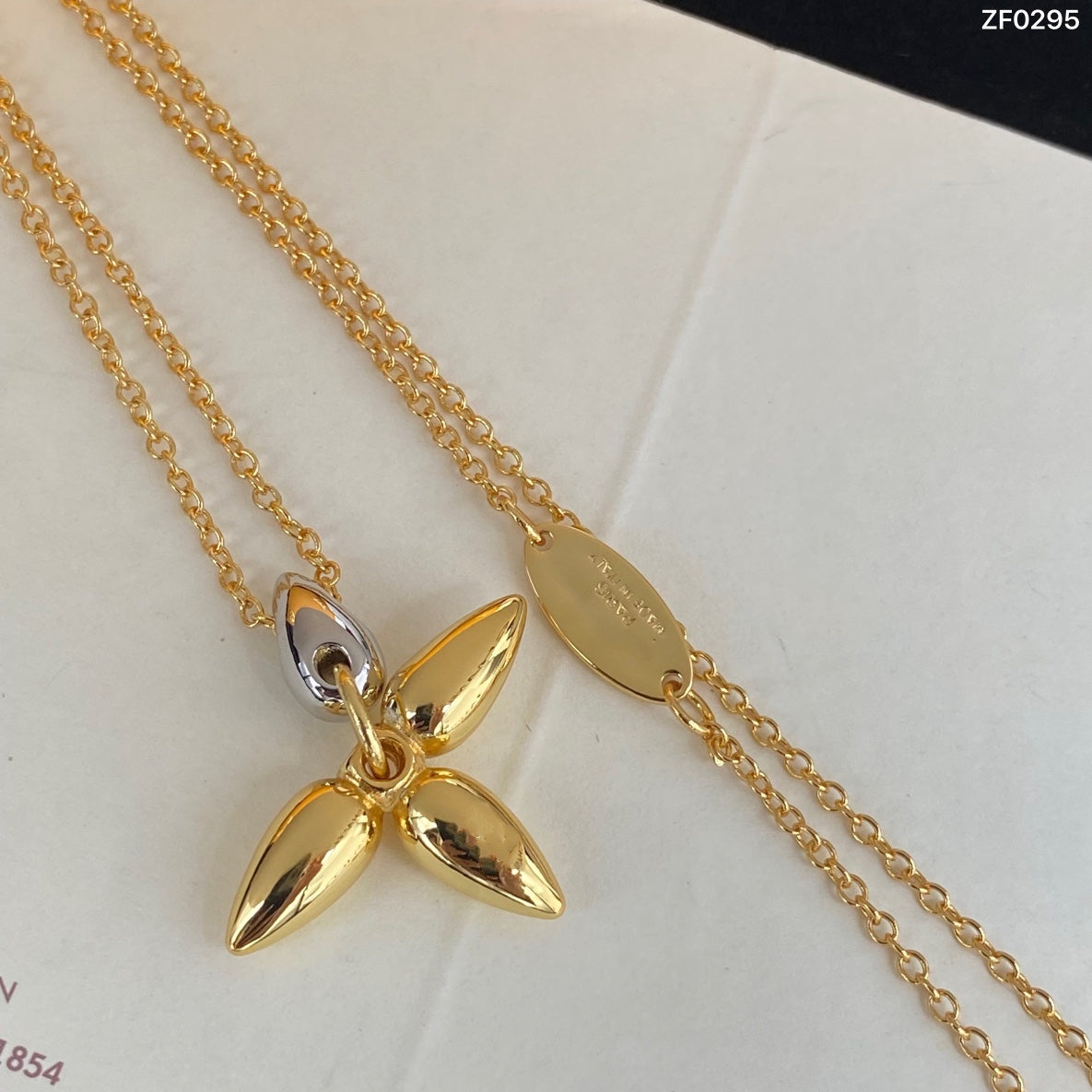 [Cadisa]LOUISETTE PEDANT GOLD NECKLACE