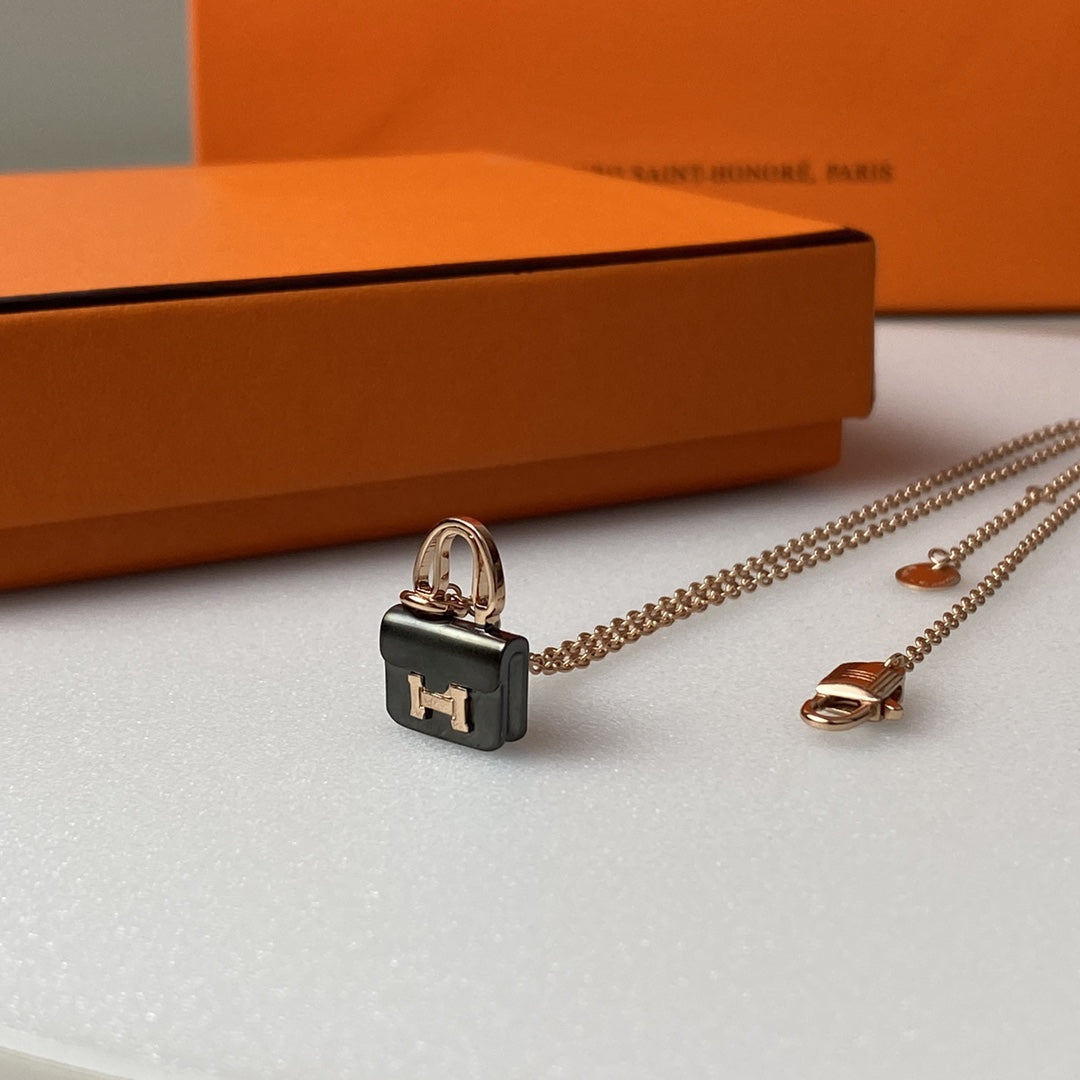 [Cadisa]CONSTANCE BLACK PEDANT PINK GOLD NECKLACE
