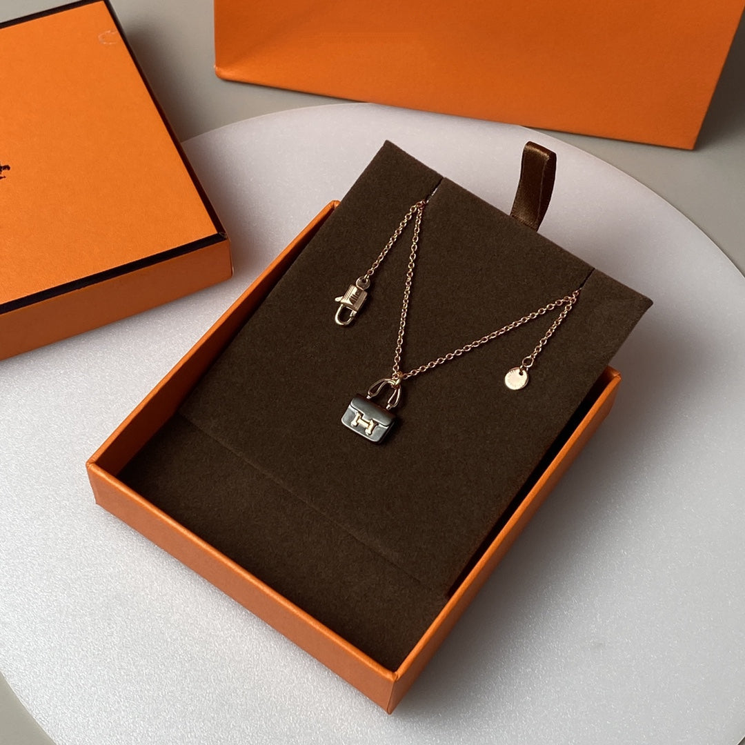[Cadisa]CONSTANCE BLACK PEDANT PINK GOLD NECKLACE