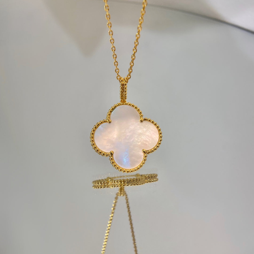 [Cadisa]CLOVER 25MM MOP LARGE PENDANT NECKLACE
