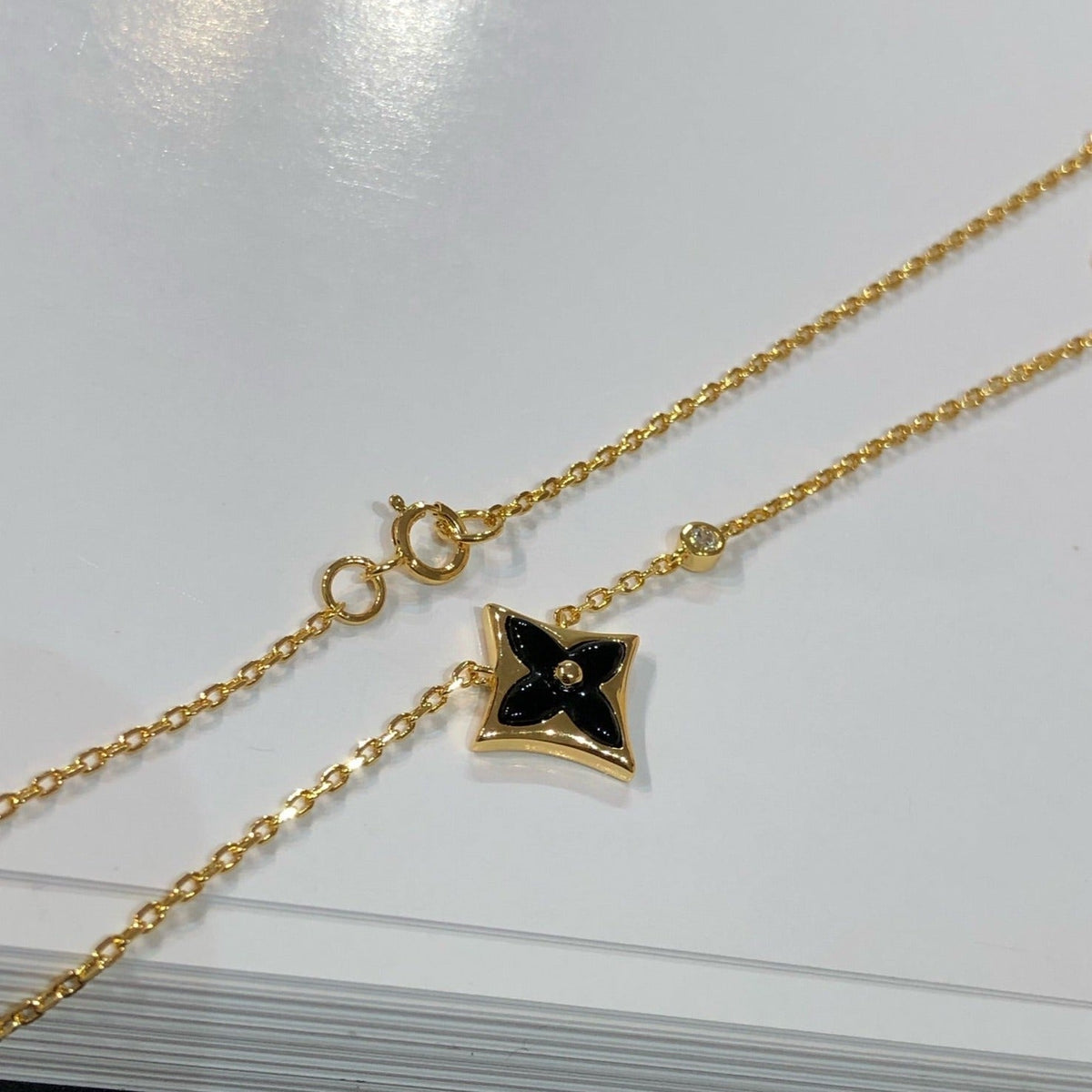 [Cadisa]STAR BLACK MOP NECKLACE