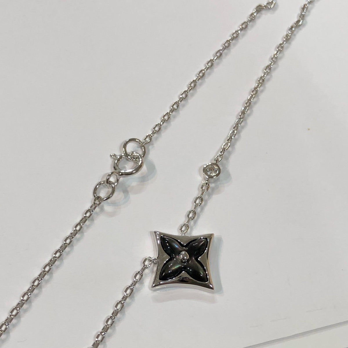 [Cadisa]STAR BLACK MOP NECKLACE