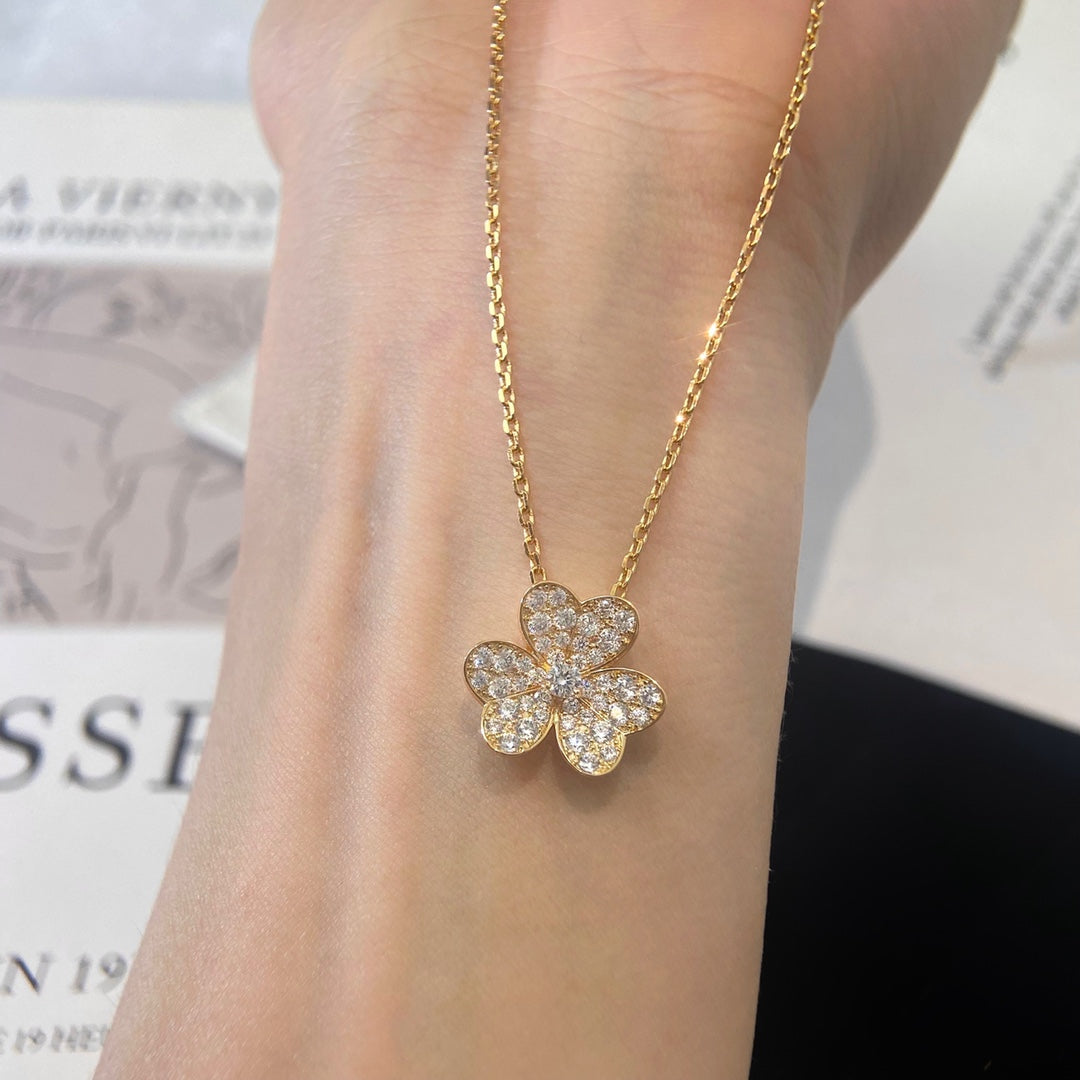 [Cadisa]FLOWER DIAMOND NECKLACE
