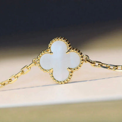 [Cadisa]CLOVER 20 MOTIFS WHITE MOP NECKLACE
