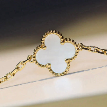 [Cadisa]CLOVER 20 MOTIFS WHITE MOP NECKLACE