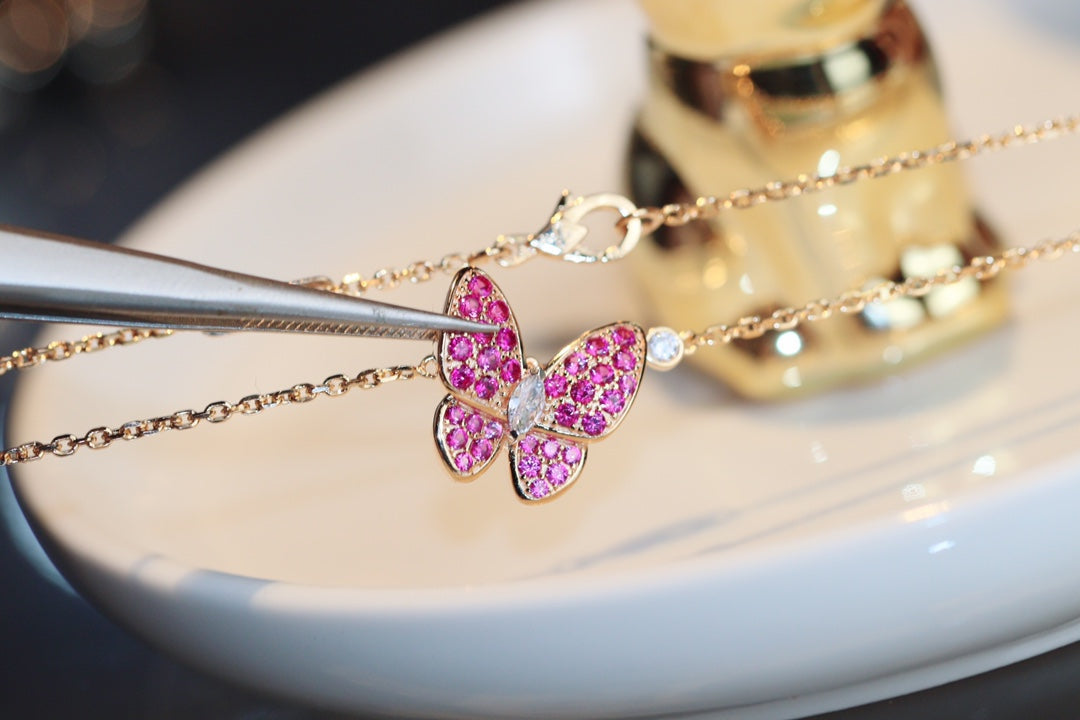 [Cadisa]BUTTERFLY RED DIAMOND ROSE GOLD NECKLACE