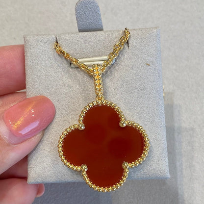 [Cadisa]CLOVER 25MM NECKLACE GOLD CARNELIAN