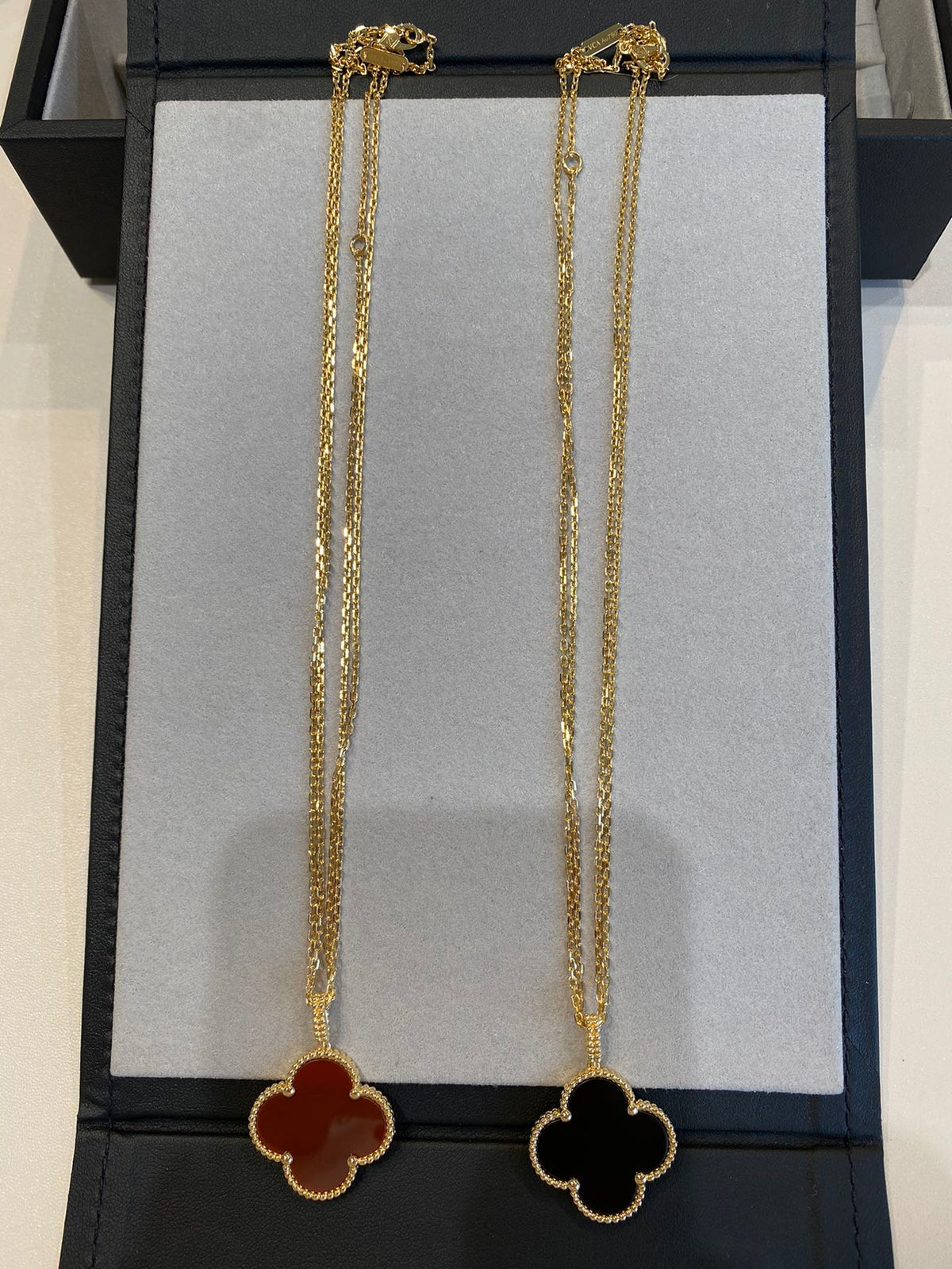 [Cadisa]CLOVER 25MM NECKLACE GOLD CARNELIAN