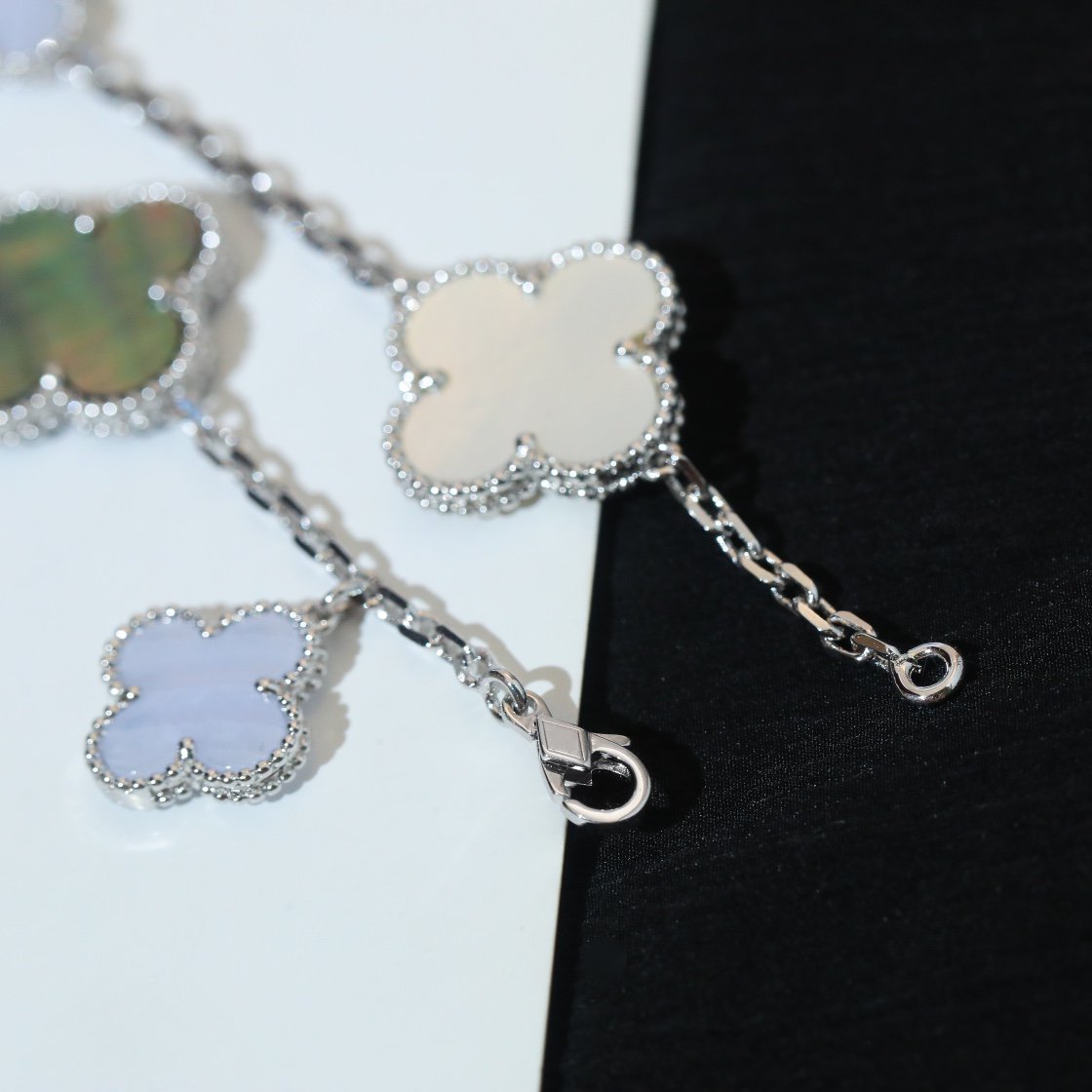[Cadisa]CLOVER BRACELET 5 MOTIFS MOP CHALCEDONY SILVER
