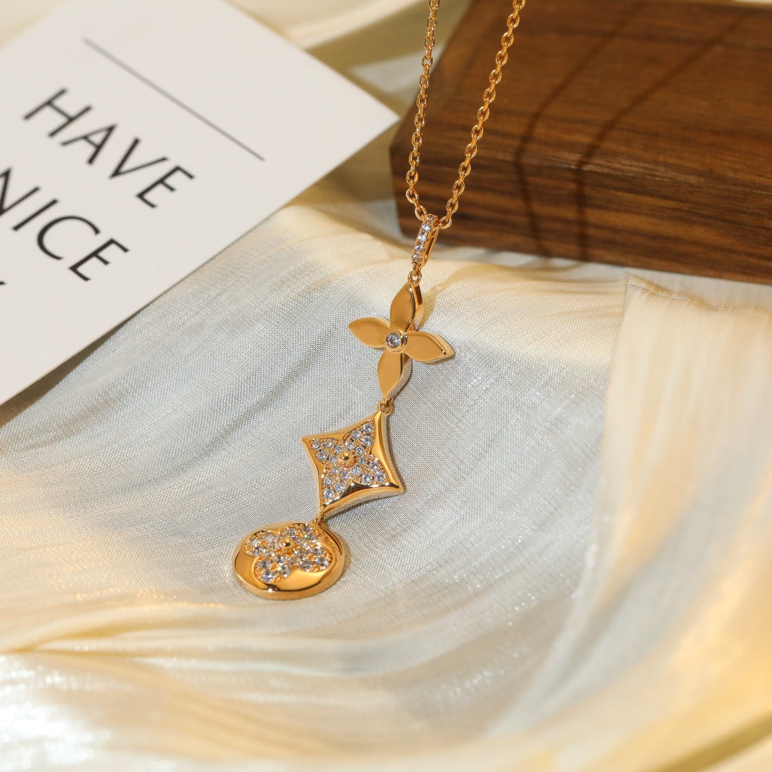 [Cadisa]STAR AND SUN DIAMOND PINK GOLD NECKLACE
