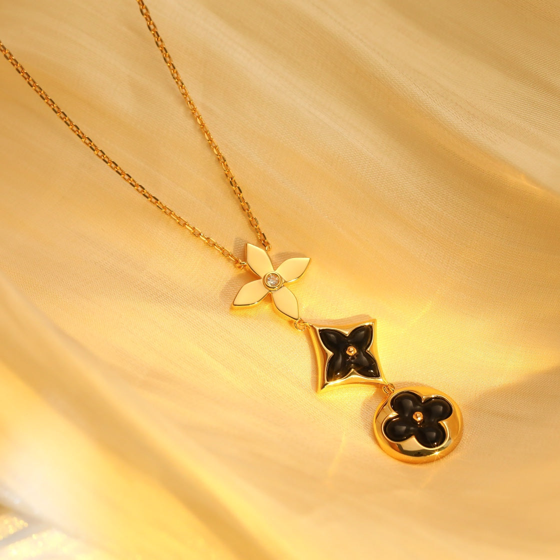 [Cadisa]STAR AND SUN ONYX PINK GOLD NECKLACE