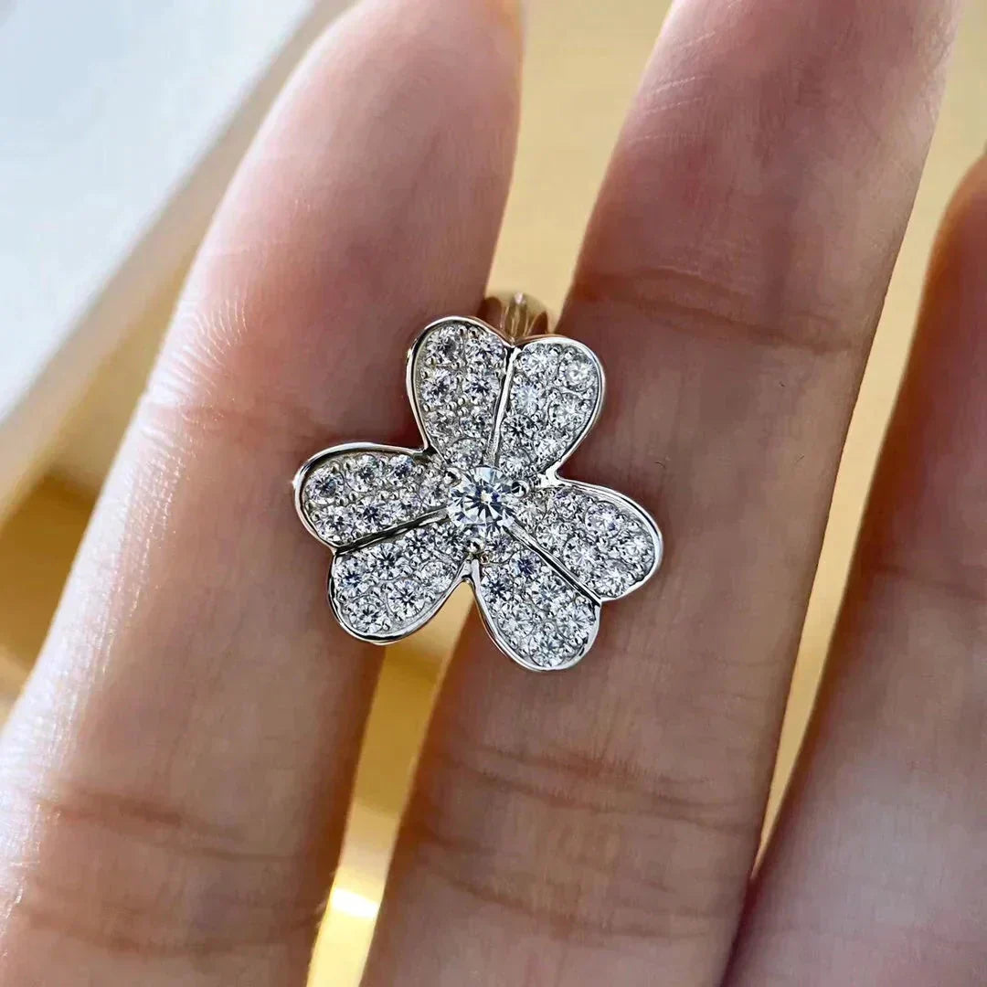 [Cadisa]CLOVER COMOS DIAMOND EARRINGS SILVER