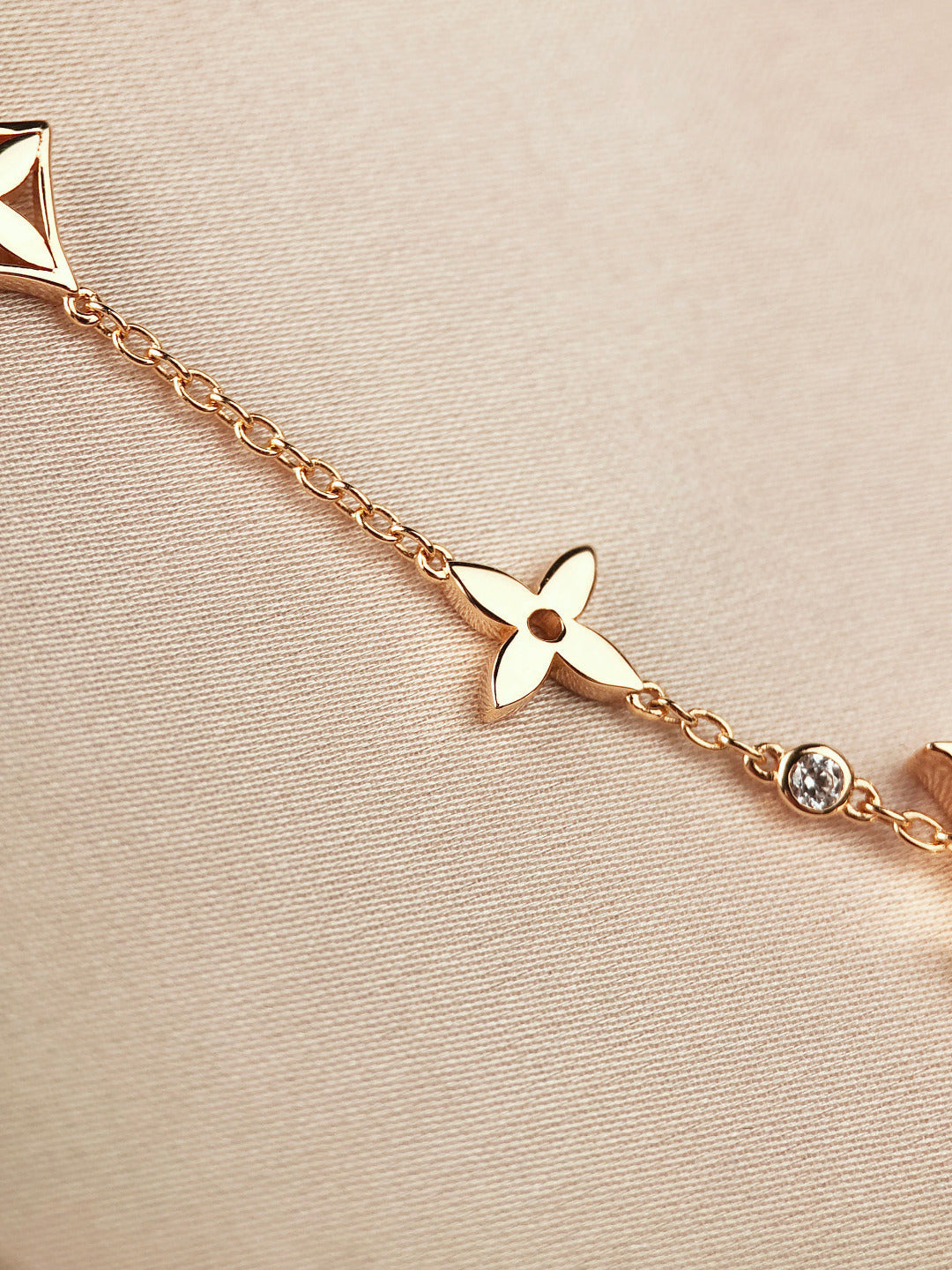 [Cadisa]STAR AND SUN 7 MOTIFS GOLD BRACELET