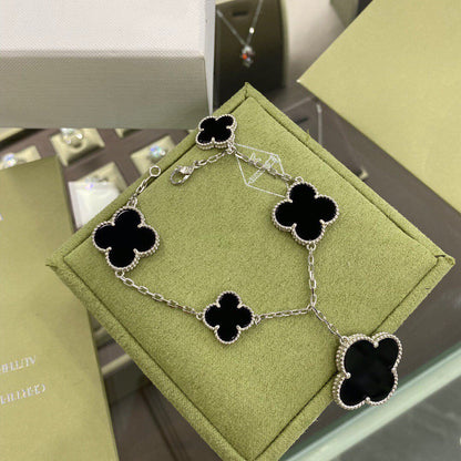 [Cadisa]CLOVER 5 MOTIFS SIVLER ONYX BRACELET