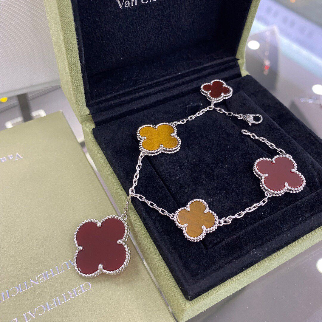 [Cadisa]CLOVER 5 MOTIFS SIVLER CARNELIAN TIGER EYE BRACELET